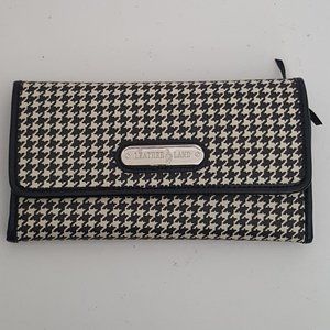 Women's Beautiful Leather Land Wallet Black / White